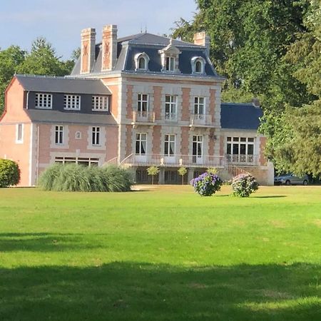 Chateau De La Chasse Beauvais Romagne  Экстерьер фото